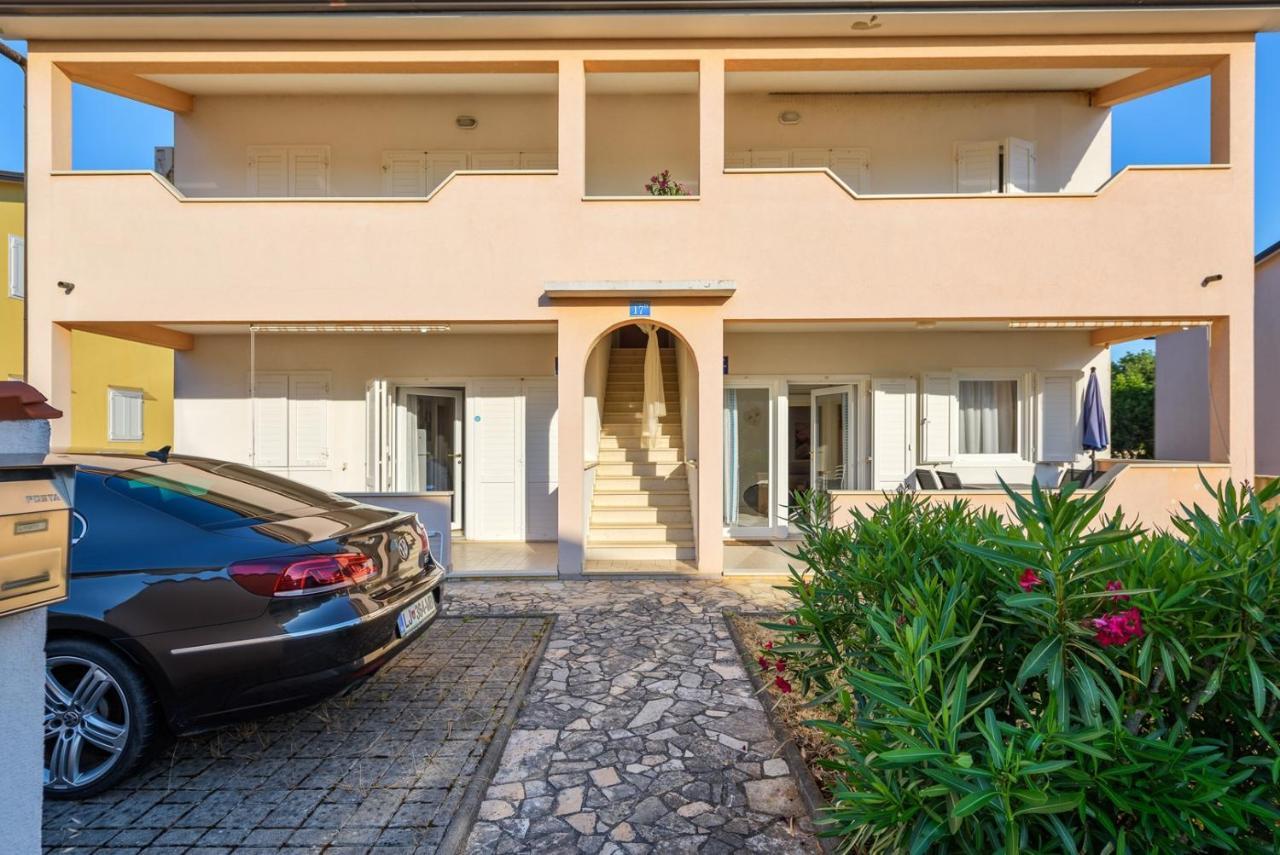 Lucrezia House With Apartments Lovrečica Exterior foto